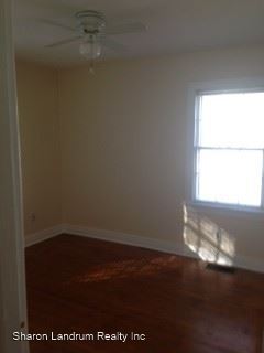 Foto del edificio - 3 br, 1 bath House - 3934 Kennison Ave