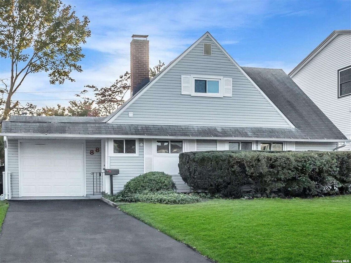 88 Choir Ln, Westbury, NY 11590 House Rental in Westbury, NY