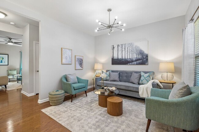 Foto del edificio - Charming and move-in ready 3-bedroom, 2.5-bath home