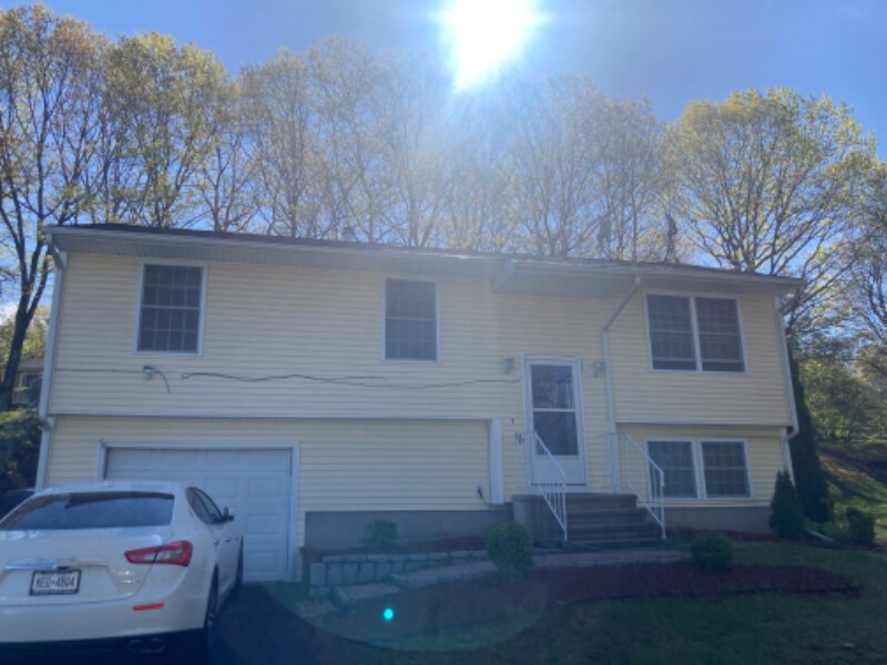 Primary Photo - 124 Celentano Dr