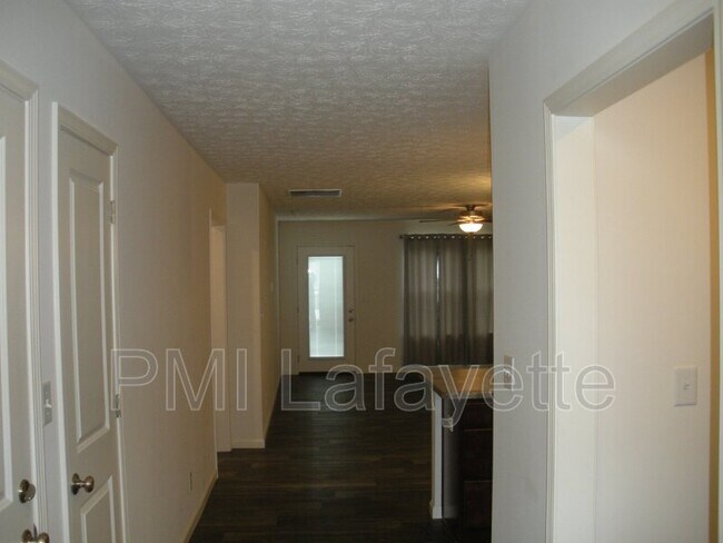 Foto del edificio - 4803 Dobson Dr