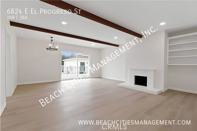 Foto del edificio - Beautifully Remodeled 3 Bedroom, 2 Bathroo...