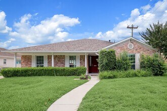 Building Photo - 9807 Braewick Dr