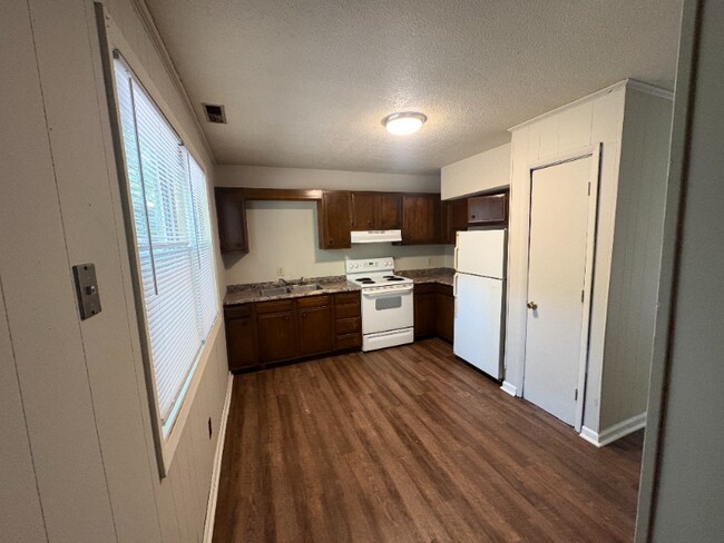 Foto del edificio - 147 Woodland Dr