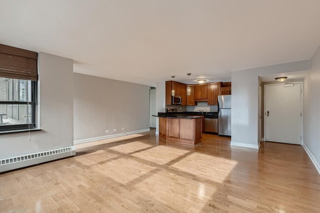 Building Photo - 33 E Cedar St