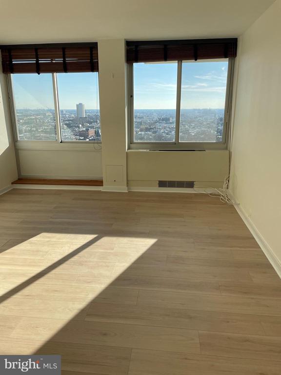 604 S Washington Square Unit 1807, Philadelphia, PA 19106 Room for