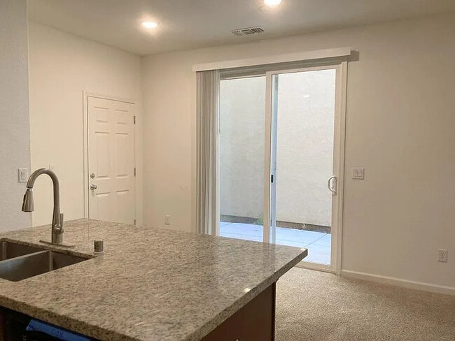 Building Photo - 3951 Samuelson Way
