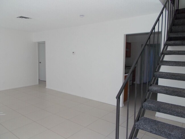 Foto del edificio - Charming 2-Story 3 Bedroom Townhome