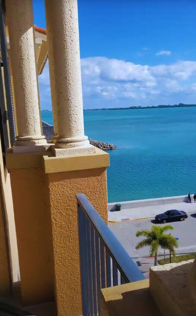 Foto del edificio - 20 Orange Ave