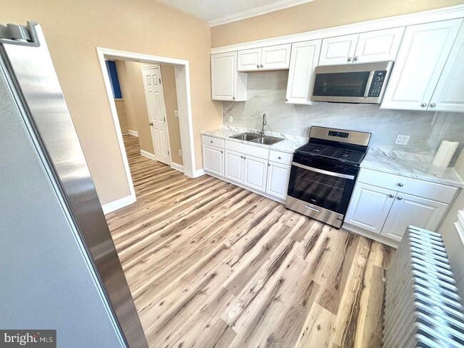 Building Photo - 2038 Dorrance St