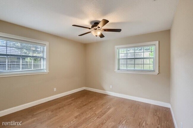 Foto del edificio - 4 br, 2 bath House - 424 San Sebastian Pra...