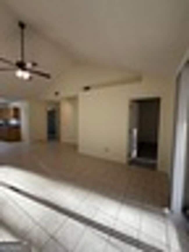 Building Photo - 444 Admiral's Walk Dr