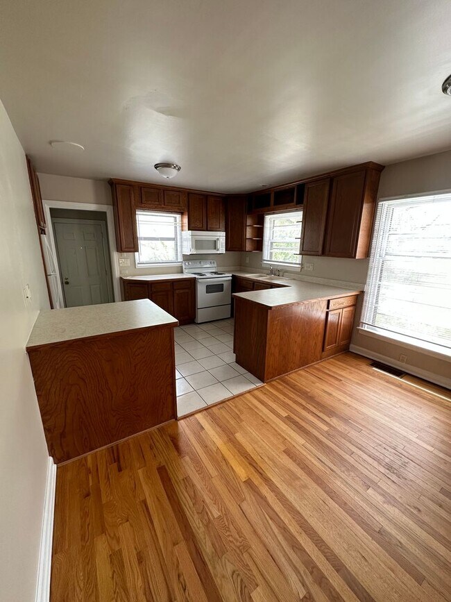 Foto del edificio - 3 BEDROOMS PLUS OFFICE,  2 BATHROOM, SINGLE FAMILY HOME IN THE AVENUES