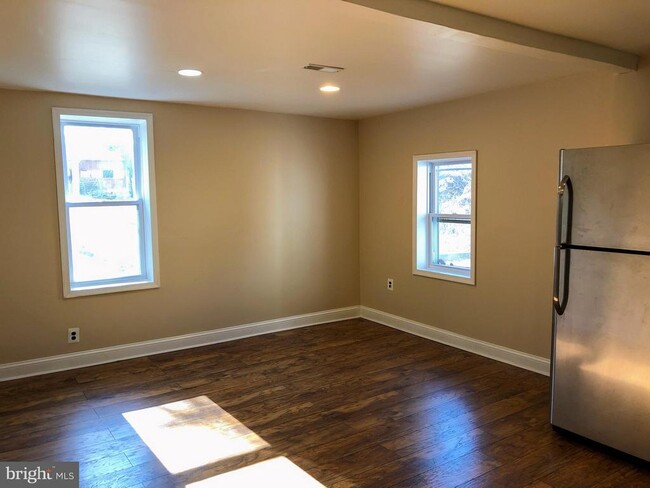 Building Photo - 1352 Ashbourne Rd