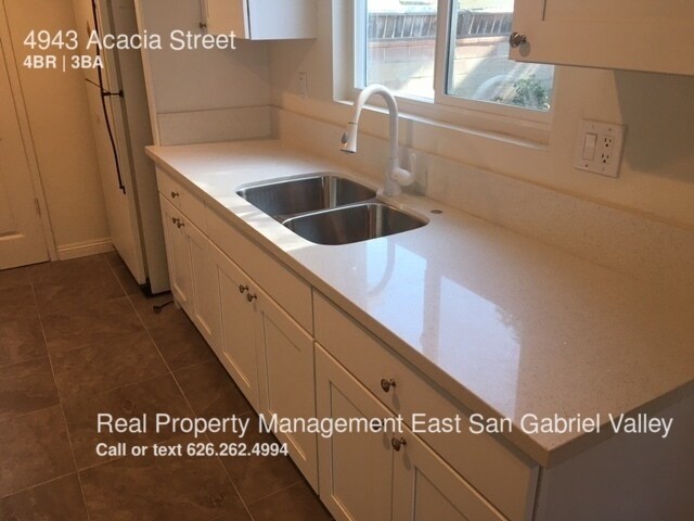 Foto del edificio - 4943 Acacia St