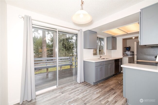 Building Photo - 110 Alpha Ln