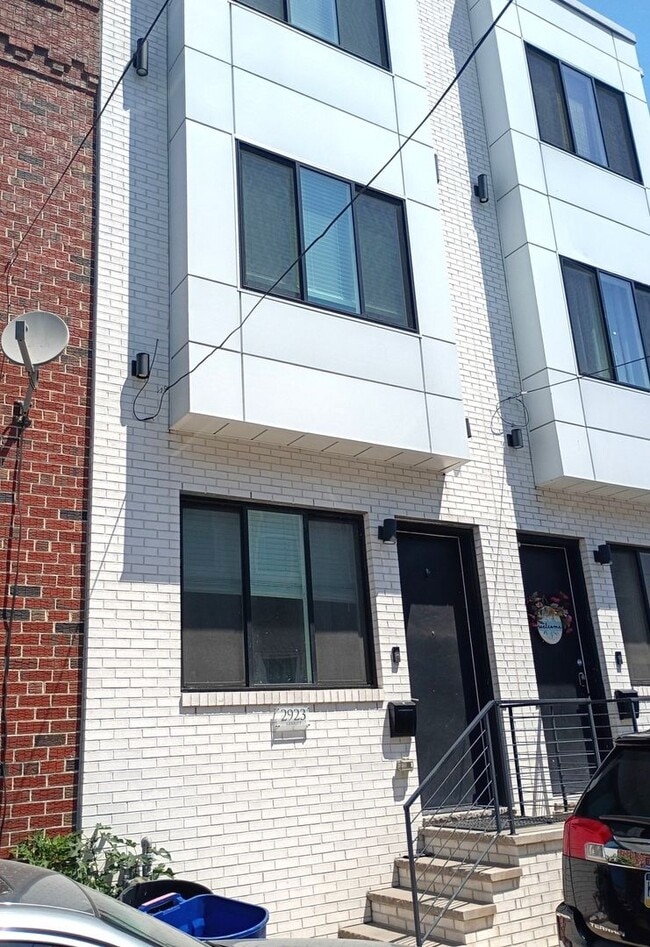 Building Photo - 2923 Gerritt St