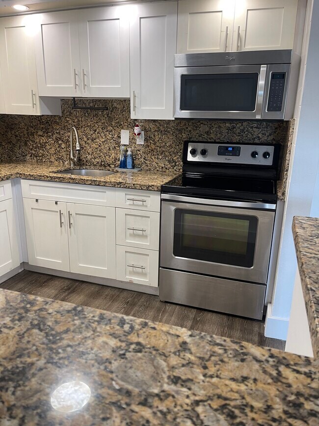 Foto del edificio - 19055 NW 62nd Ave