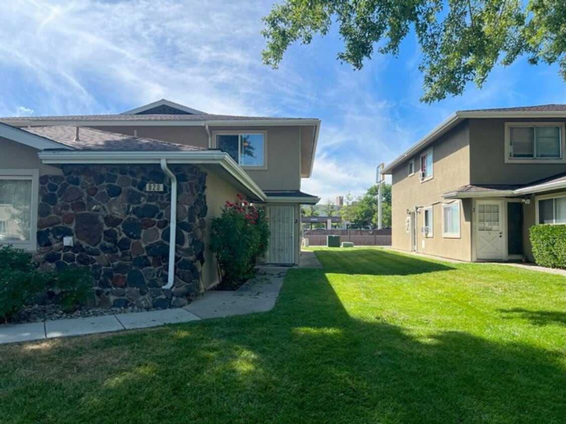 <b>Beautiful Two Story Condo near Meadowoo... - Beautiful Two Story Condo near Meadowoo...