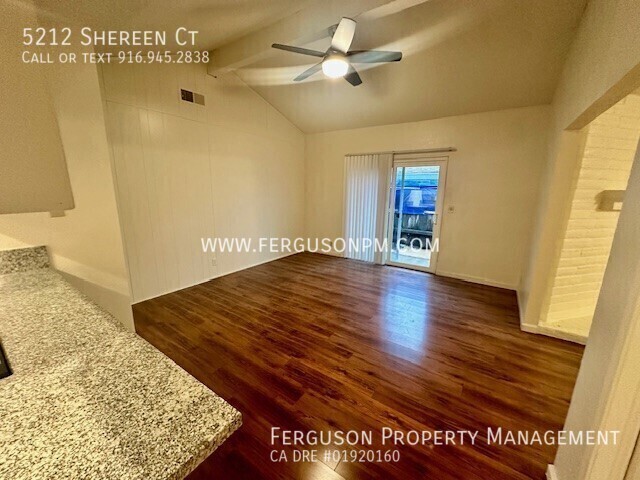 Building Photo - Remodeled Two Bedroom Duplex in a Great Lo...