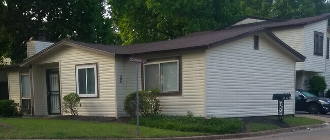 Foto del edificio - 4722 Columbine Ct