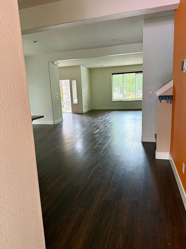 Foto del edificio - 3769 SE McKenzie Ave
