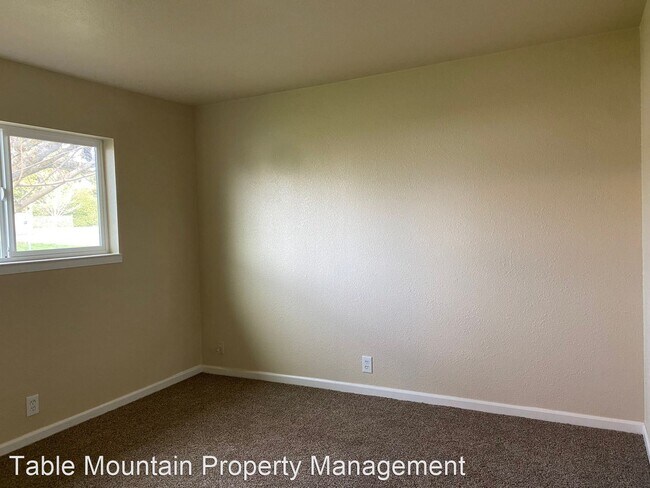 Building Photo - 3 br, 1 bath House - 1227 Grand Ave