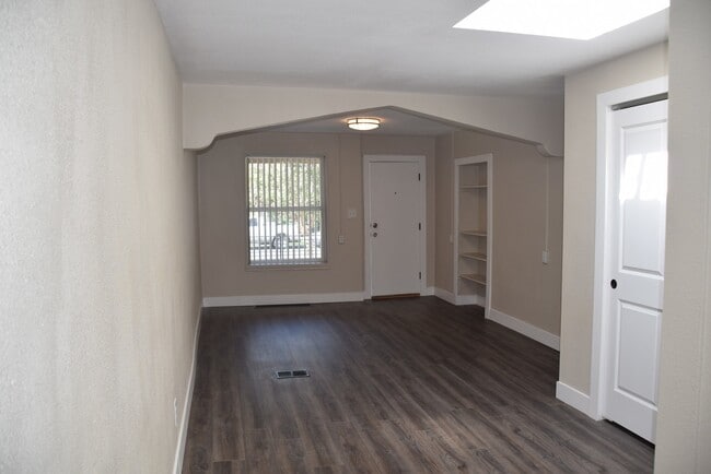 Building Photo - DOWNING3010
