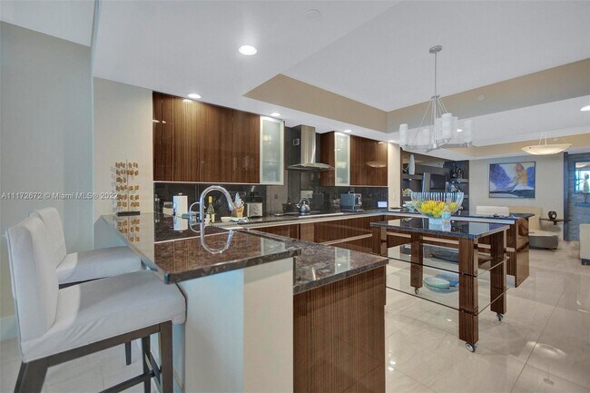 Building Photo - 2711 S Ocean Dr