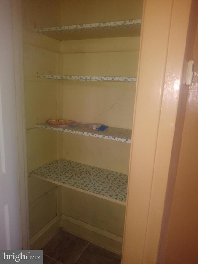 Building Photo - 313 N Maple Ave