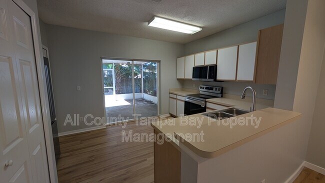 Foto del edificio - 6267 Osprey Lake Cir