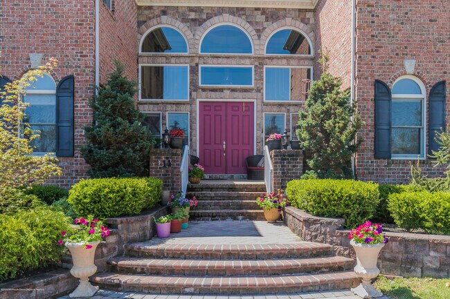 Foto del edificio - 111 Hidden Pond Ct