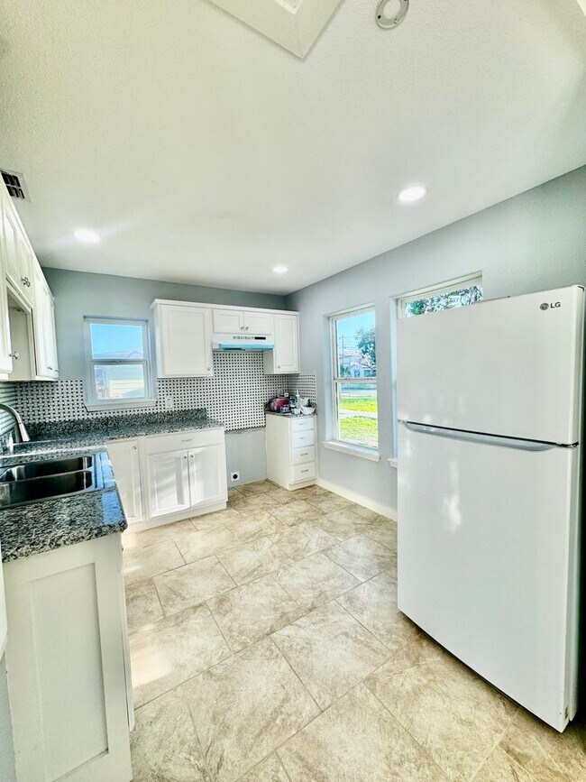 Foto del edificio - New Rental! Updated 2-bedroom located in a Southside Neighborhood!