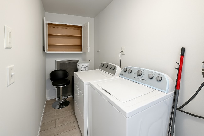 Foto del edificio - 1630 E 12th St