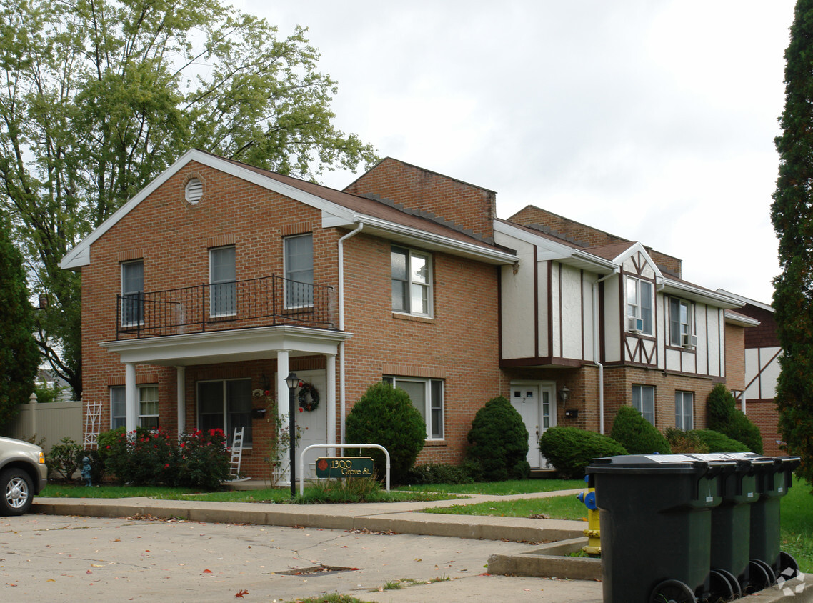 Primary Photo - Almond/Grove Apartments