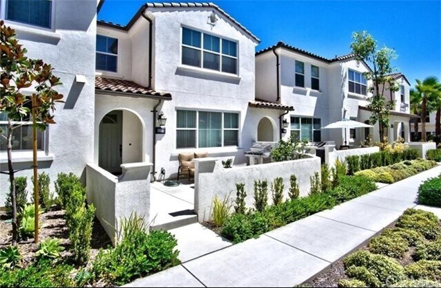 Primary Photo - 621 W Foothill Blvd