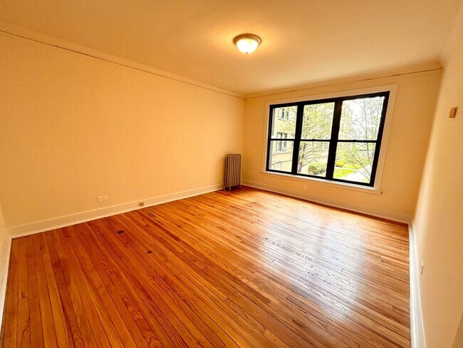 Foto del edificio - 2330 N Spaulding Ave
