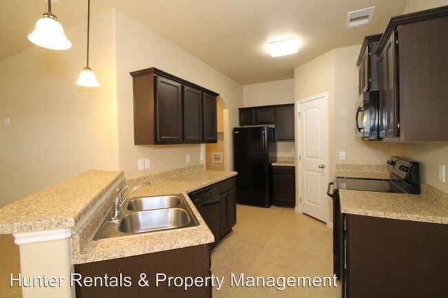 Building Photo - 3 br, 2 bath Apartment - 4607-B Cambridge Dr