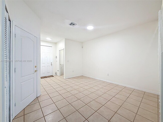 Foto del edificio - 4330 NW 114th Pl