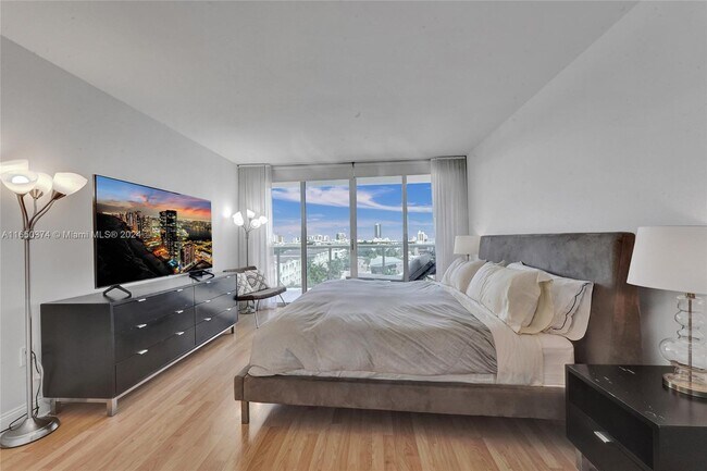 Foto del edificio - 1900 Sunset Harbour Dr