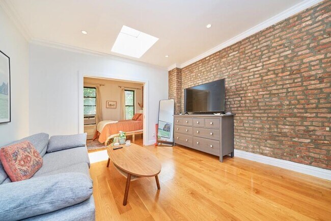 Building Photo - 1 bedroom in New York NY 10075