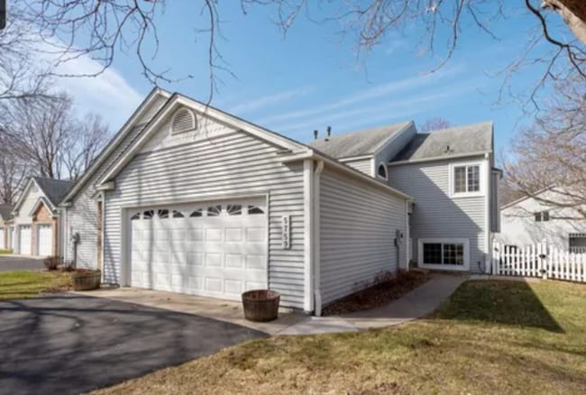 Building Photo - 5759 Donegal Dr