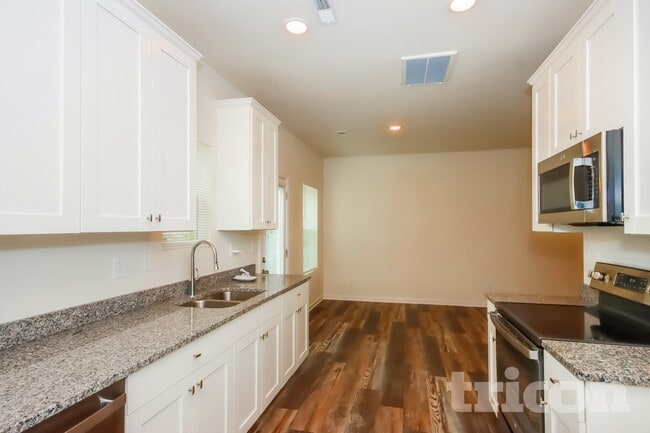 Foto del edificio - 518 Sylvia St