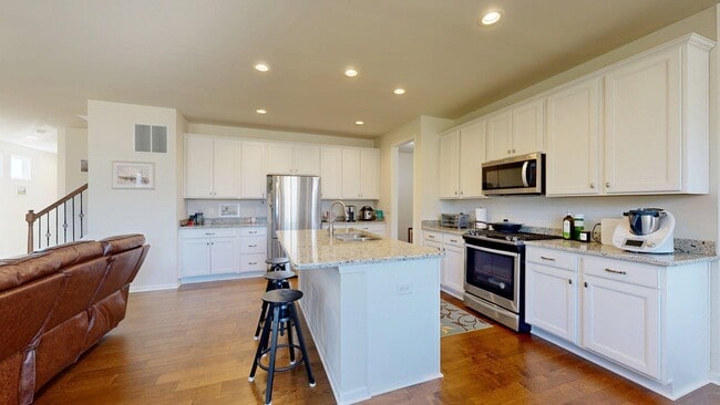 Building Photo - 2901 Dillon Dr