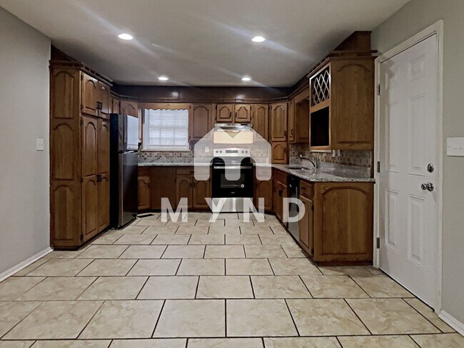 Foto del edificio - 1237 Pine Tree Dr
