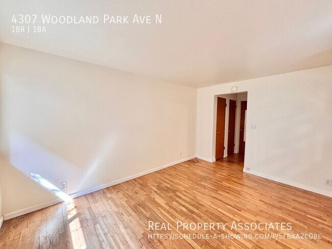 Foto del edificio - 4307 Woodland Park Ave N