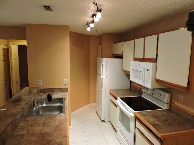 Foto del edificio - 1BED/1BATH Condo in Altamonte Springs FL
