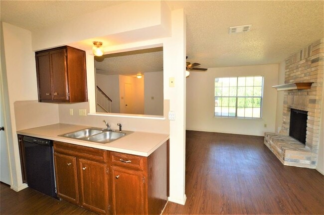 Foto del edificio - 3517 Rollingway Cove