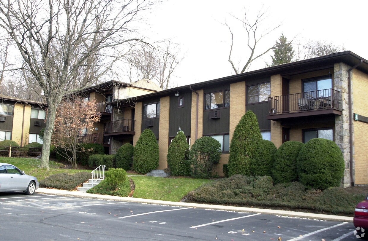 Foto principal - Lawrence Park Condominiums