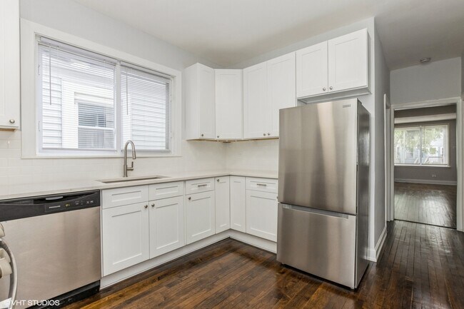Foto del edificio - 4646 W Warwick Ave